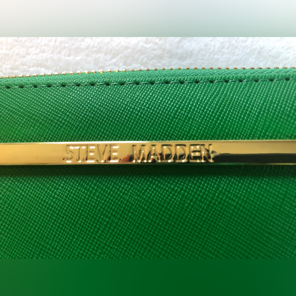 Steve Madden wristlet wallet - Picture 2 of 9